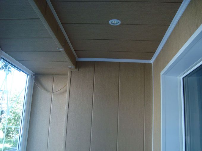 Обшивка балкона ПВХ-панелями